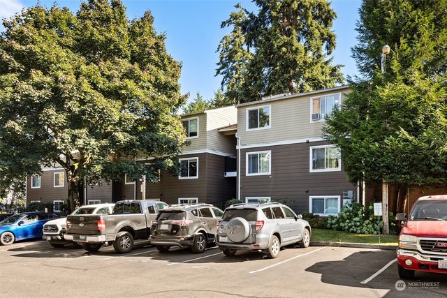 $2,000 | 820 Cady Road, Unit H203 | Evergreen