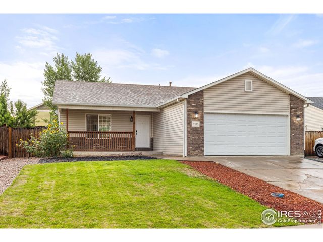 $445,000 | 2515 Park View Drive | Willowbrook