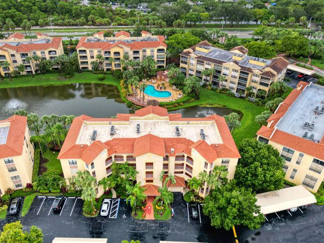 $398,000 | 500 Uno Lago Drive, Unit 104 | Juno Beach