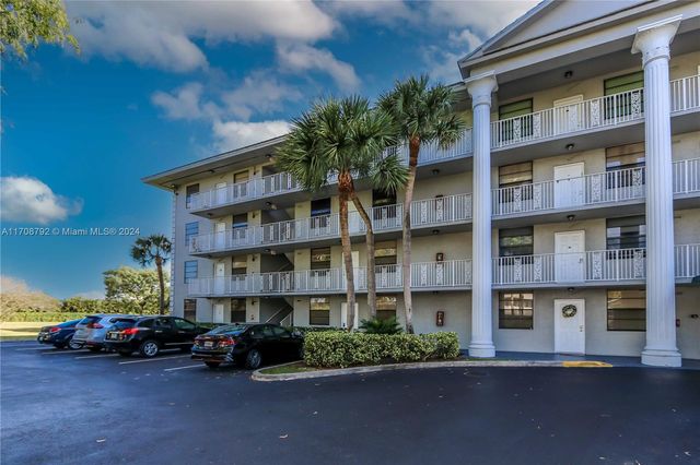 $320,000 | 1510 Whitehall Drive, Unit 102 | Pine Island Ridge