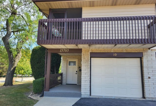 $300,000 | 15705 Orlan Brook Drive, Unit 10 | Orland Park