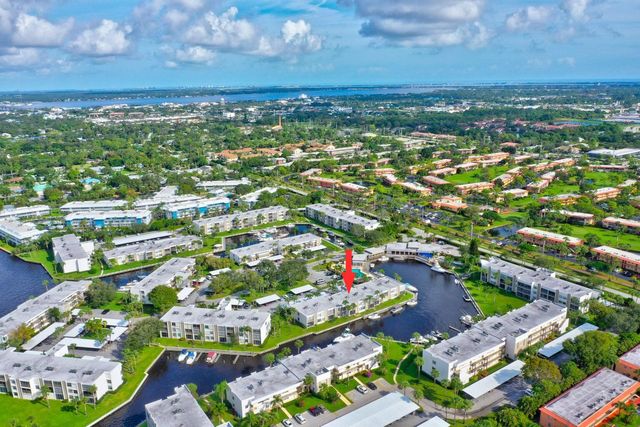 $250,000 | 1950 Southwest Palm City Road, Unit 9103 | Poppleton West