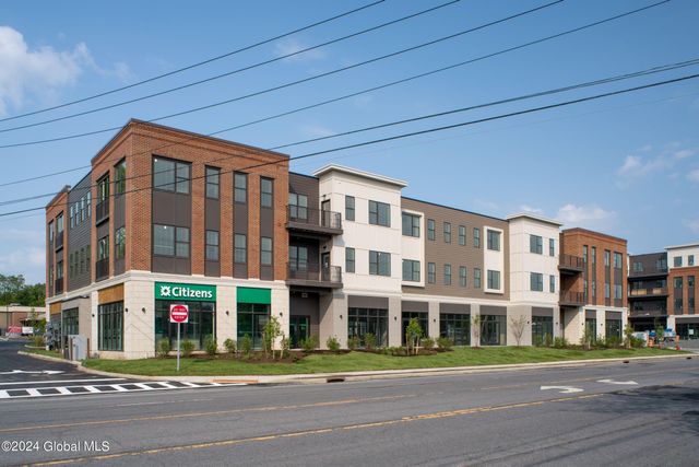 $2,165 | 1 Town Ctr Drive, Unit 304 | East Greenbush Hamlet