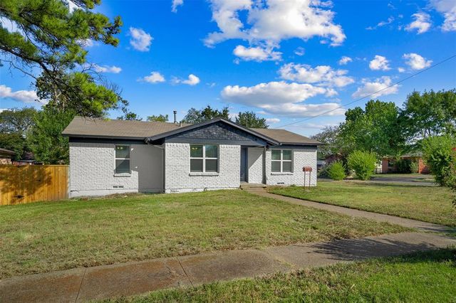 $299,900 | 10061 Neosho Drive | Lake June Terrace