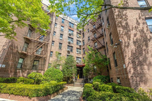 $299,000 | 83-55 Woodhaven Boulevard, Unit 3J | Forest Park