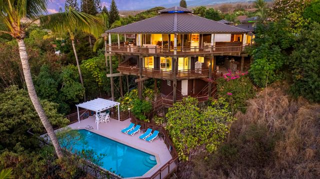 $3,000,000 | 904 Kupulau Drive | Maui Meadows