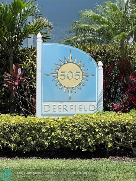 505 DEERFIELD!  JUST 2 BLOCKS FROM PARADISE.