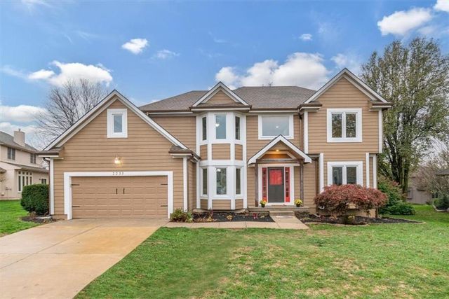 $449,900 | 2233 Southwest Walden Drive | Winterset Park