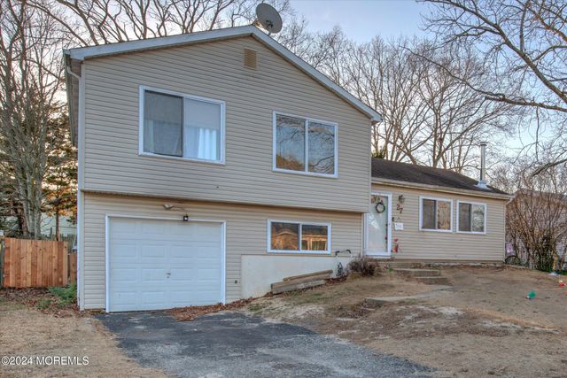 $369,900 | 27 Mast Drive | Barnegat Township - Ocean County