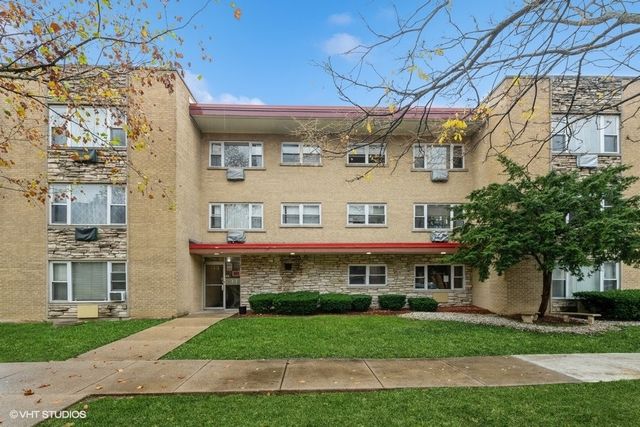 $289,000 | 415 South Maple Avenue, Unit 202 | Oak Park