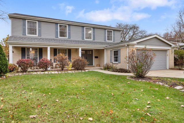 $595,000 | 902 North Marsha Drive | Palatine