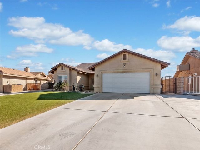 $400,000 | 27395 Cloverleaf Drive | Silver Lakes-Helendale