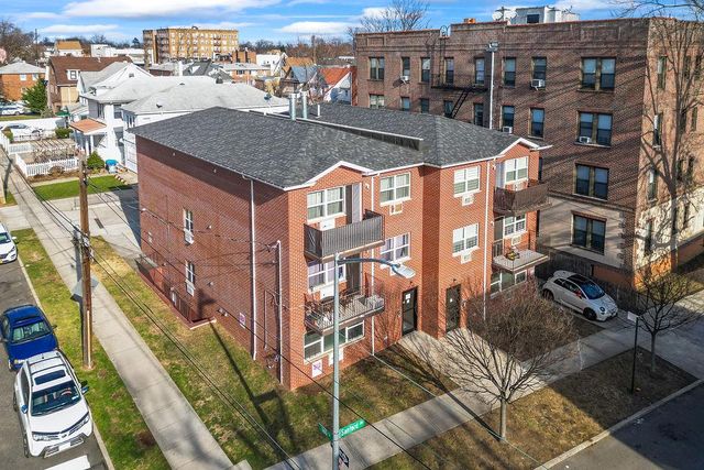 $3,300,000 | 160-01 Sanford Avenue | Murray Hill - Flushing