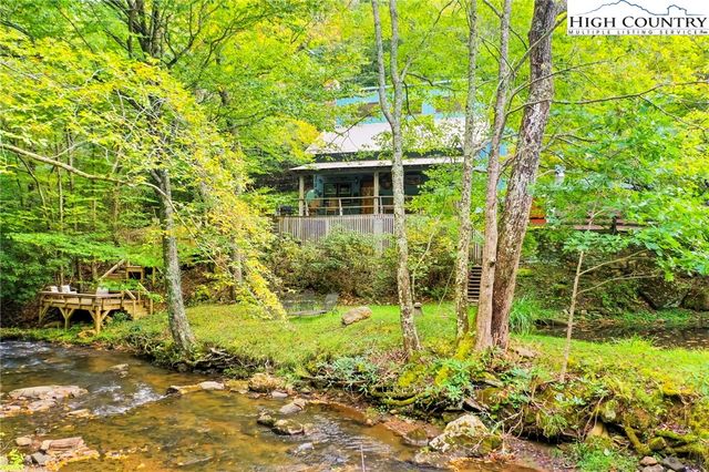 $999,000 | 3209 Howard's Creek Road | Meat Camp Township - Watauga County