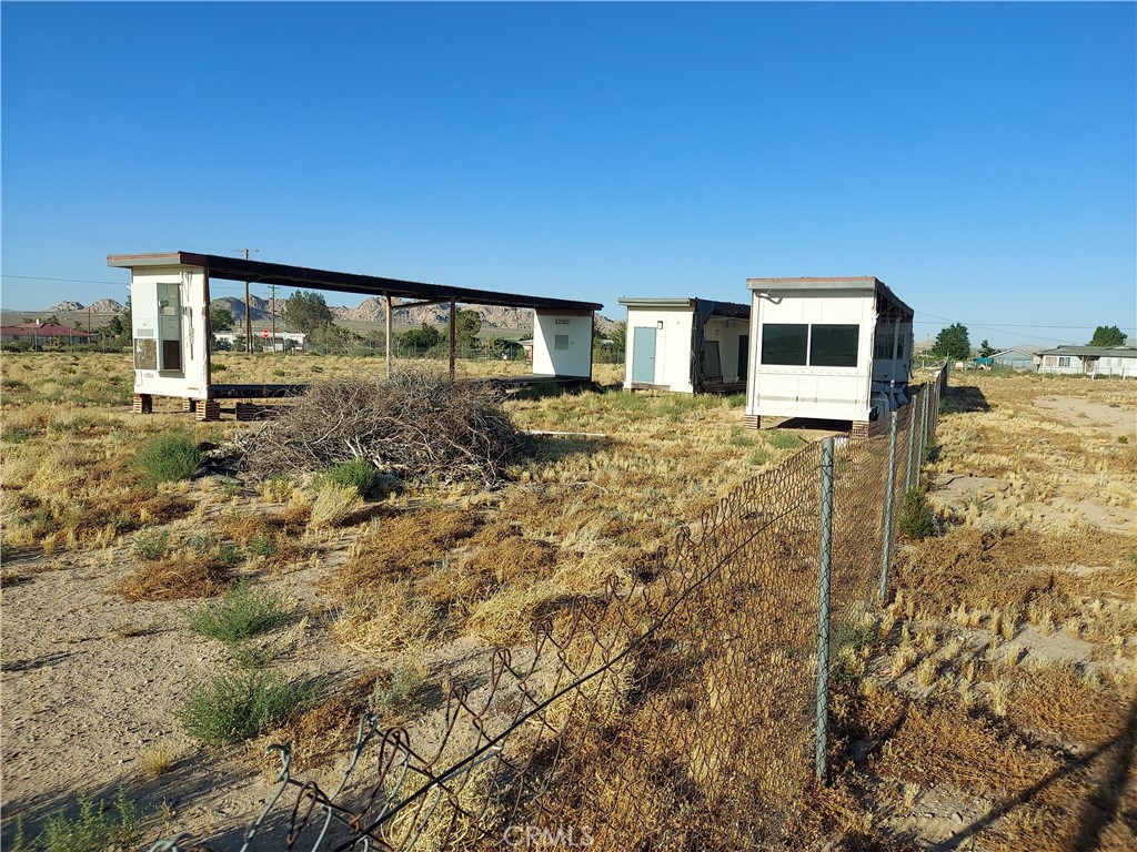 a house view with a backyard space