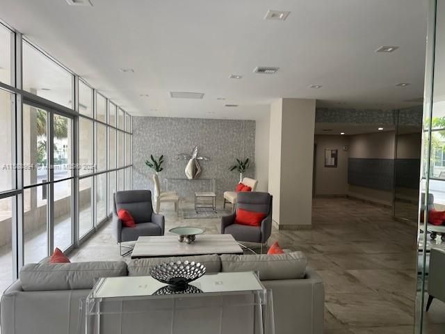 $2,600 | 3113 South Ocean Drive, Unit 410 | Oceanside