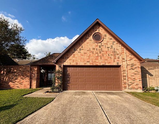 $2,100 | 9118 Wilomill Drive | Rolling Oaks