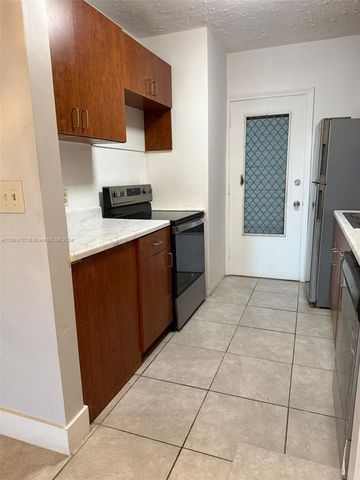 $2,300 | 245 Northeast 191st Street, Unit 3002 | Star Lakes Estates