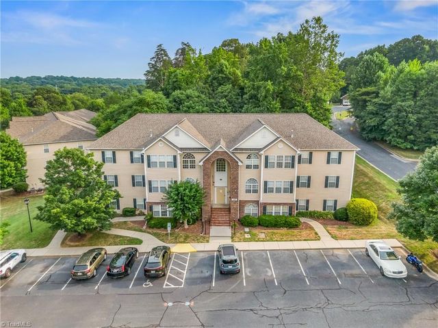 $169,000 | 2033 Salem Bluff Drive | South Suburban Winston-Salem