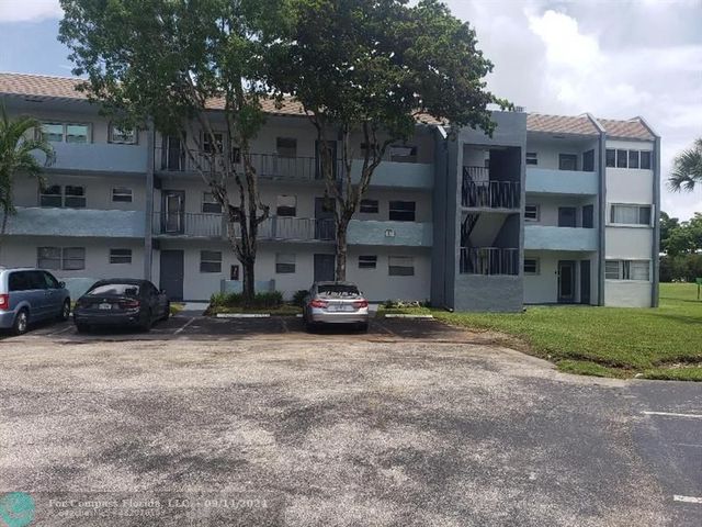 $205,000 | 8331 Sands Point Boulevard, Unit 110 | Woodland Lakes