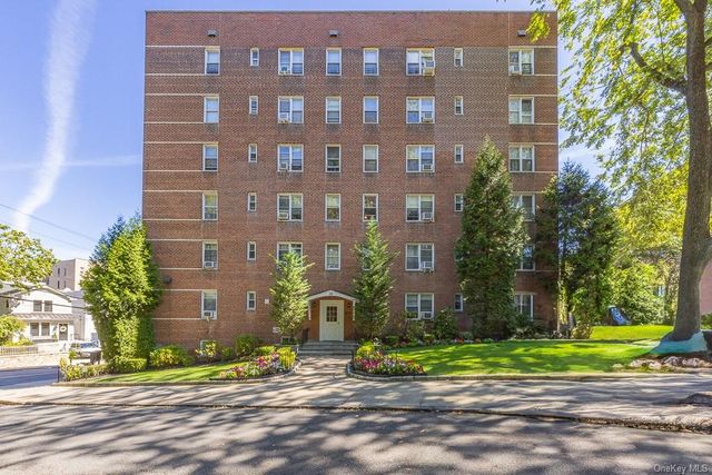 $199,999 | 38 Laurel Place, Unit 3G | Wakefield Park