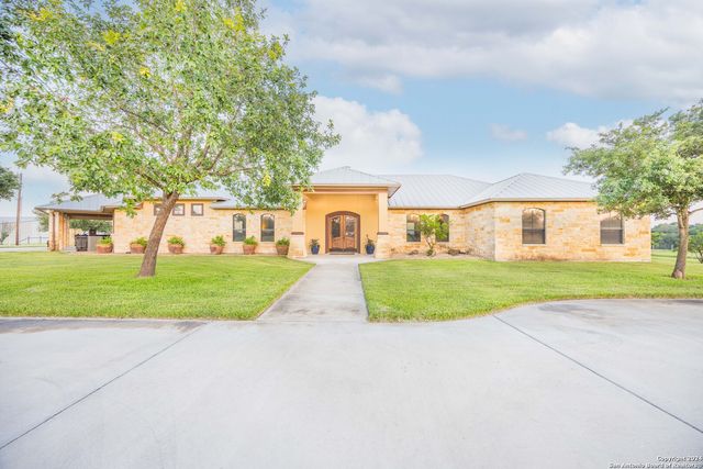 $5,600,000 | 13661 East U.S. Highway 90 | Kingsbury