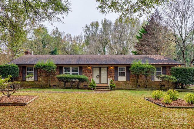 $275,000 | 7834 Rainbow Drive | Hickory Ridge