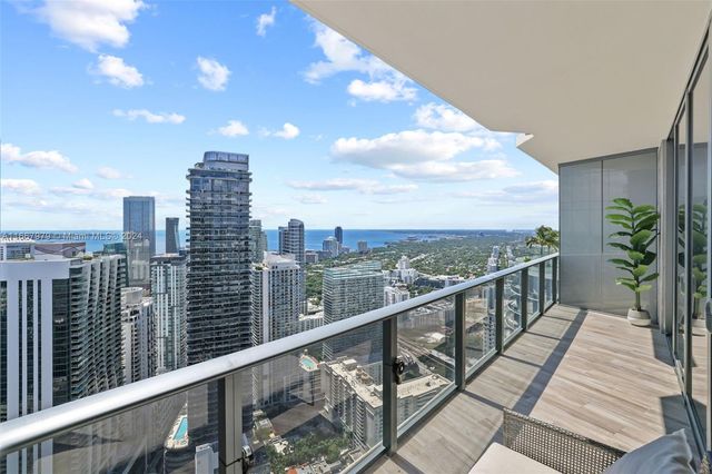 $799,000 | 801 South Miami Avenue, Unit 5403 | Brickell