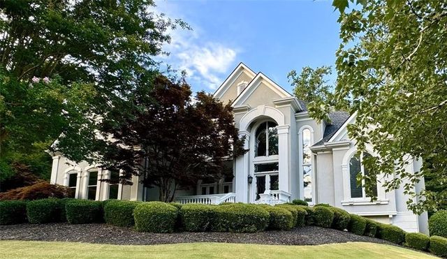 $2,499,000 | 201 Southampton Circle | St Ives Country Club