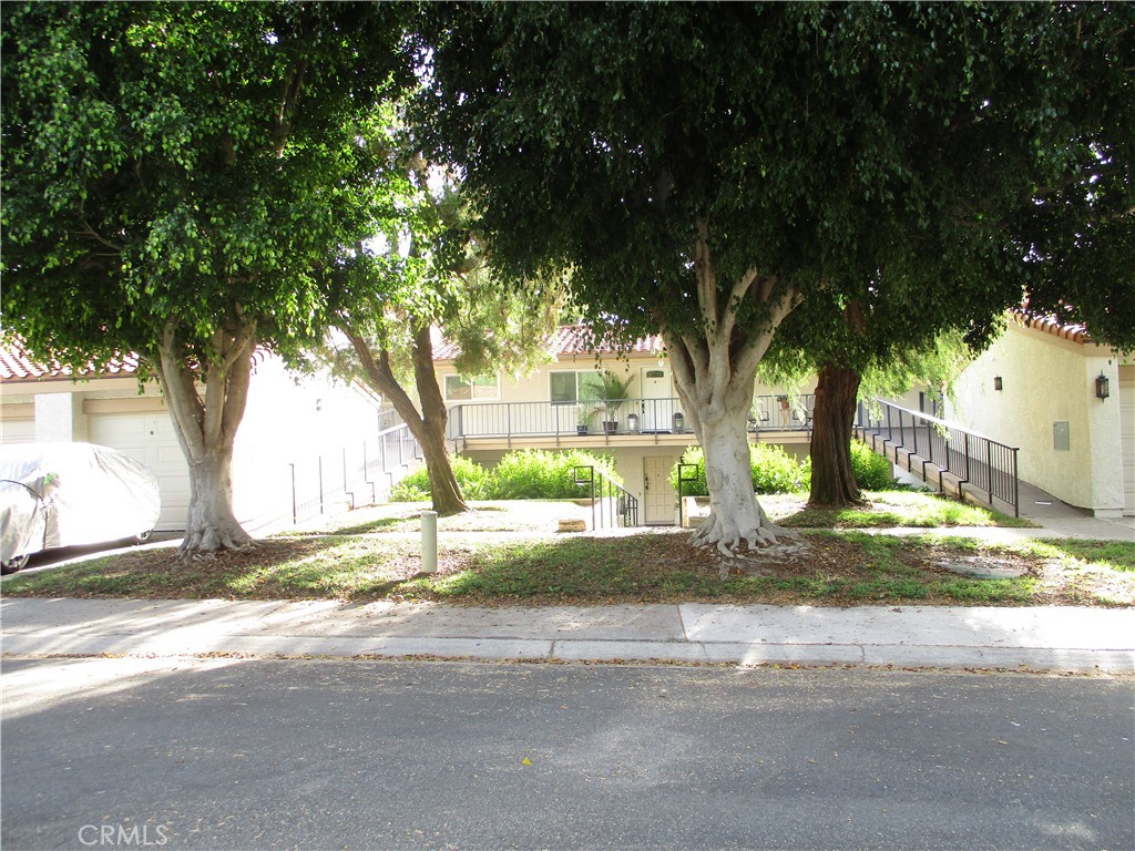 a view of a out door of the house