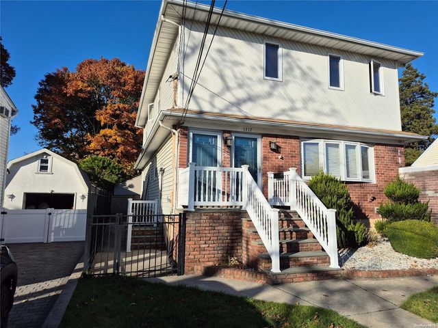 $3,250 | 1717 Horatio Avenue, Unit 2 | Merrick