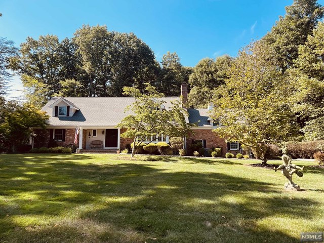 11 Denison Drive, Saddle River, NJ 07458 | Compass