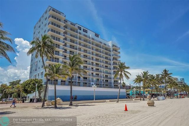 $749,000 | 400 North Surf Road, Unit 706 | South Central Beach