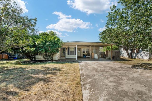 $250,000 | 817 Lee Street | Kerrville