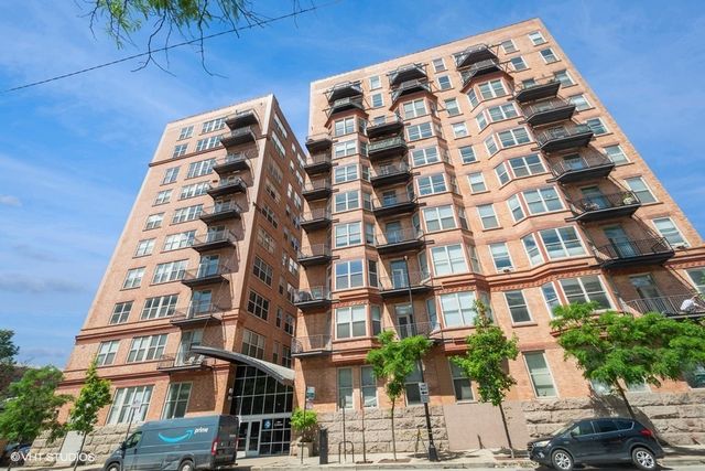 $339,000 | 500 South Clinton Street, Unit 840 | Clinton Complex