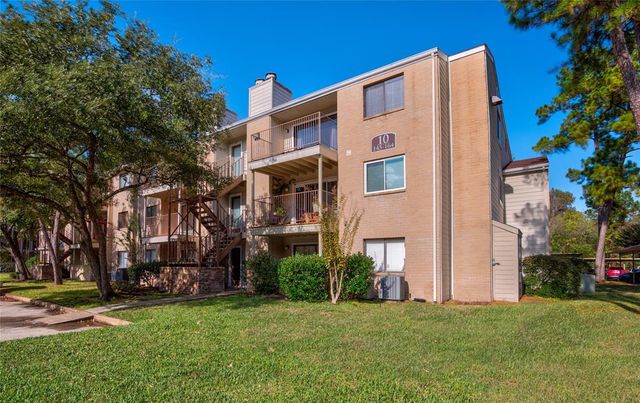 $1,200 | 3500 Tangle Brush Drive, Unit 153 | Creekwood Village