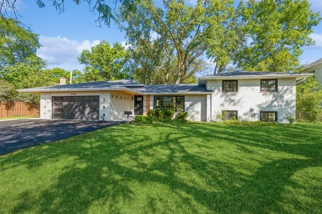 $1,150,000 | 3360 Thornwood Avenue | Glenview