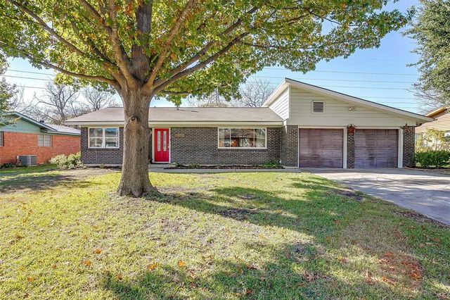 $310,000 | 4616 Owendale Drive | Benbrook