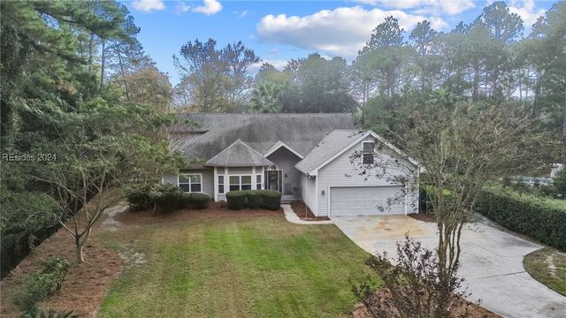 $909,900 | 13 Tillinghast Circle