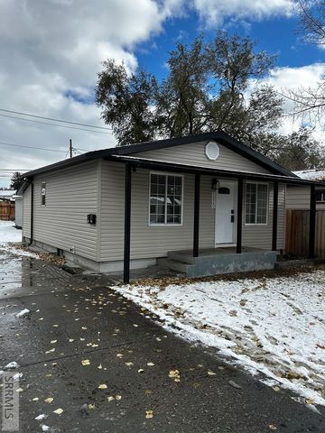 $329,900 | 1020 Ada Avenue | Highland Park