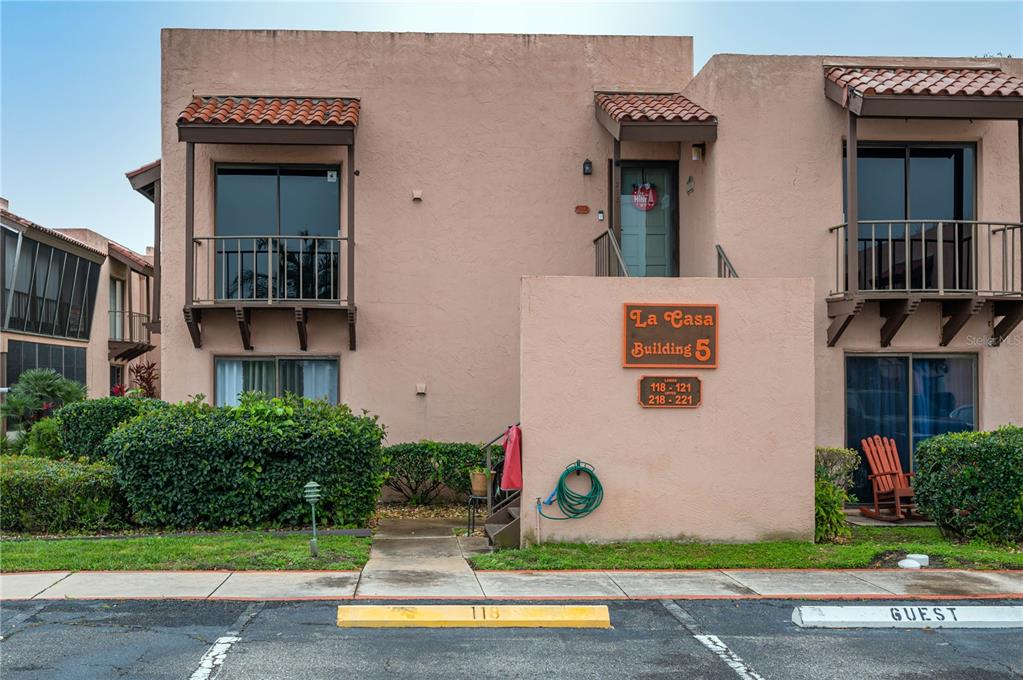 a view of multiple house