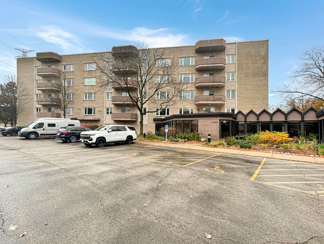 $289,000 | 6401 Lincoln Avenue, Unit 508 | Morton Grove