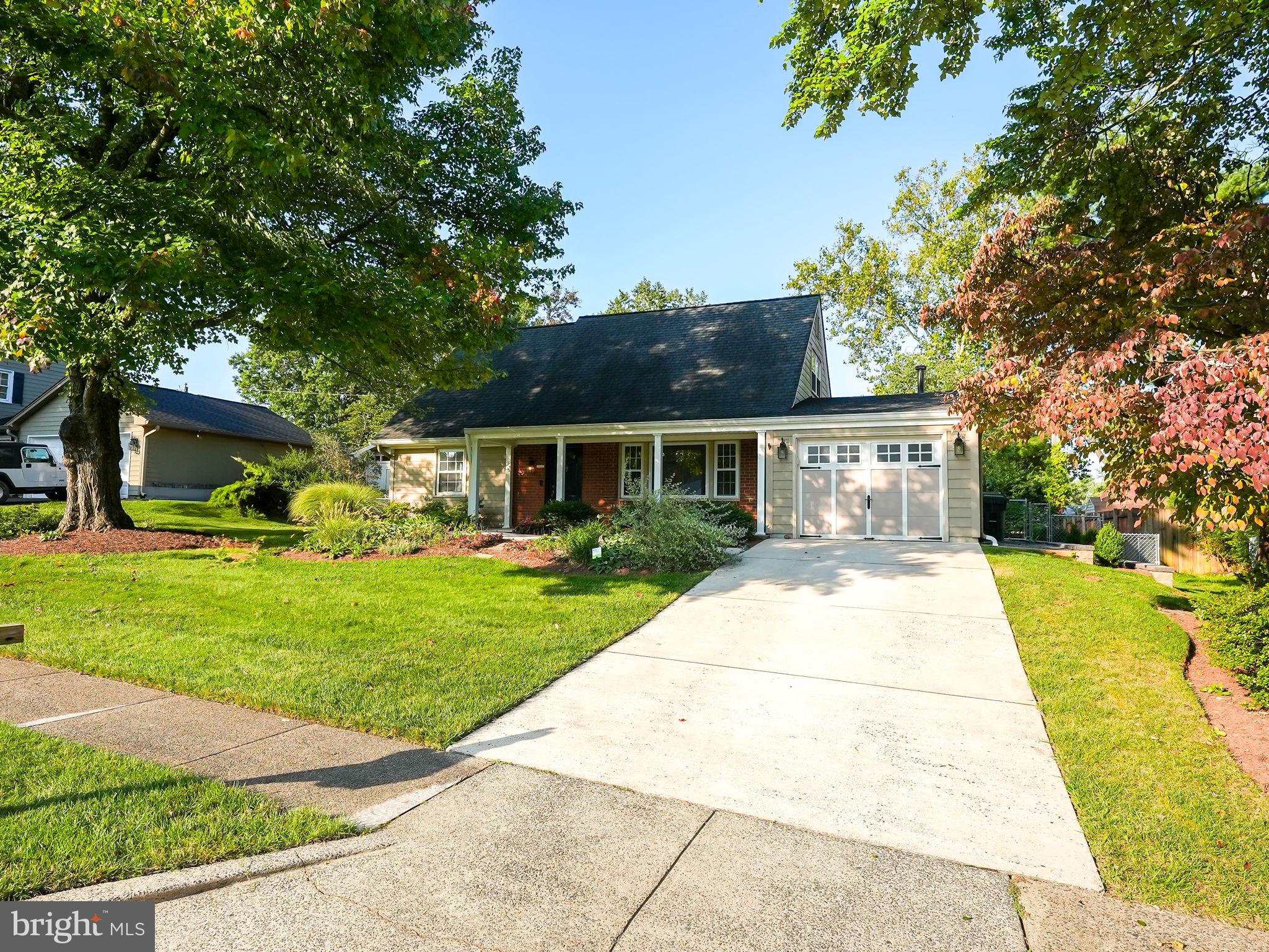 Beautifully updated Cape Cod in 
Greenbriar