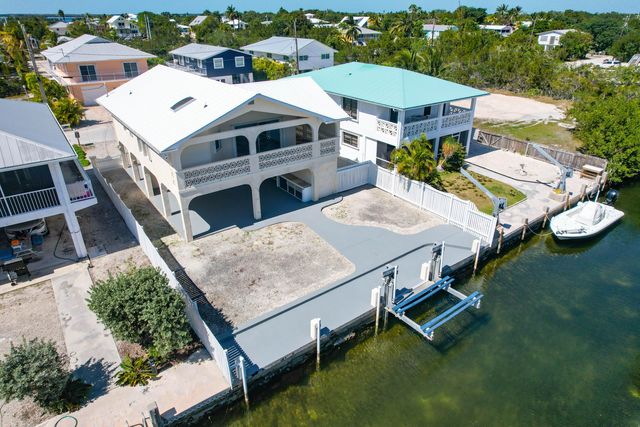 $1,024,000 | 3667 South Seas Street | Port Pine Heights