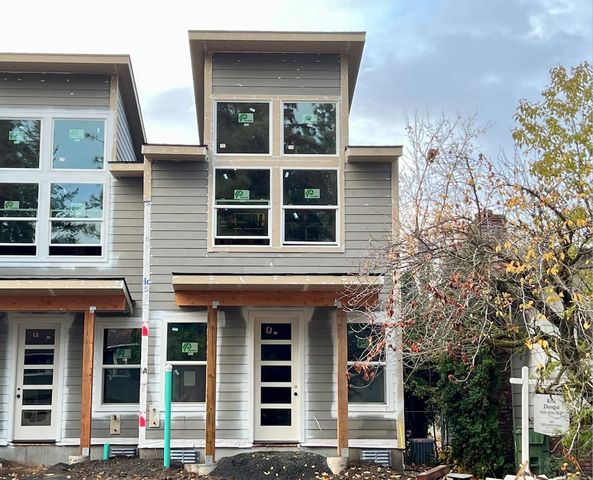 $635,000 | 1918 East 37th Avenue | Southgate