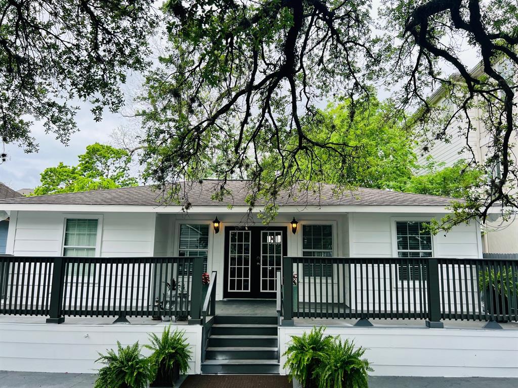 an outdoor view of a house