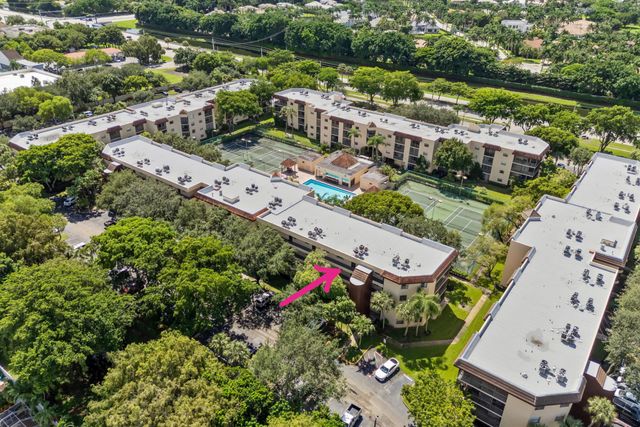 $259,900 | 10501 West Broward Boulevard, Unit 410 | Jacaranda