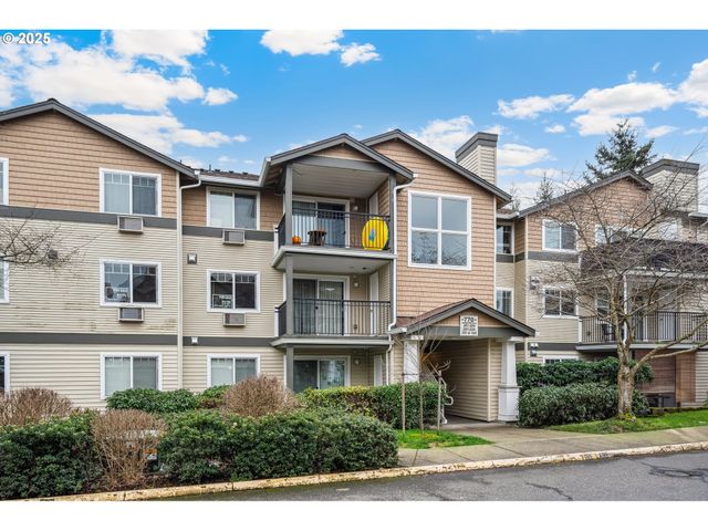 $289,000 | 770 Northwest 185th Avenue, Unit 203 | Crossings at Tanasbourne Condominium