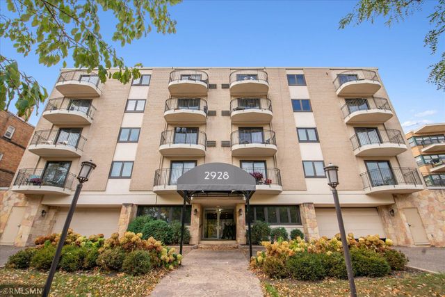 $215,000 | 2928 Dean Parkway, Unit 2J | Cedar Isles-Dean