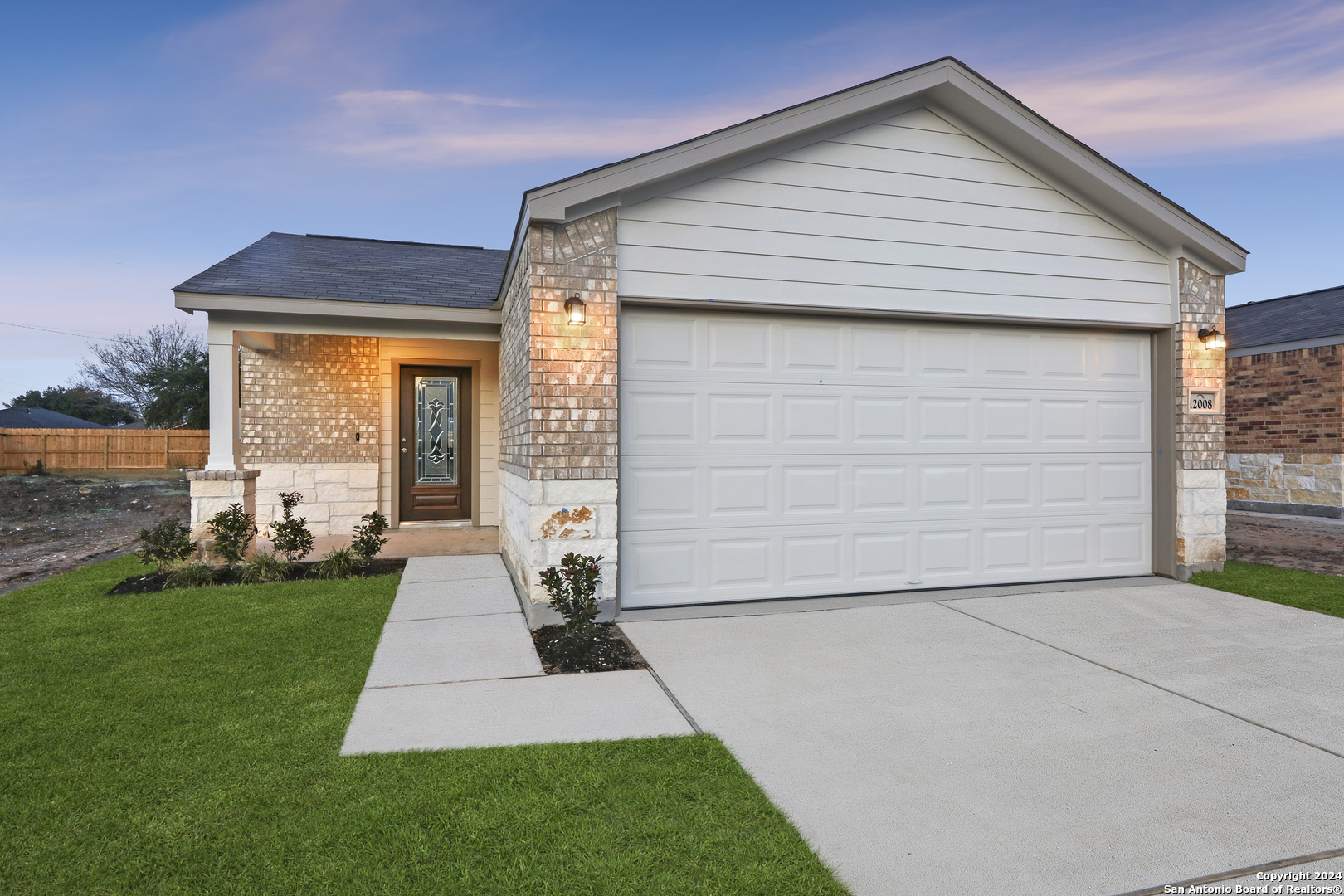 a front view of house with yard